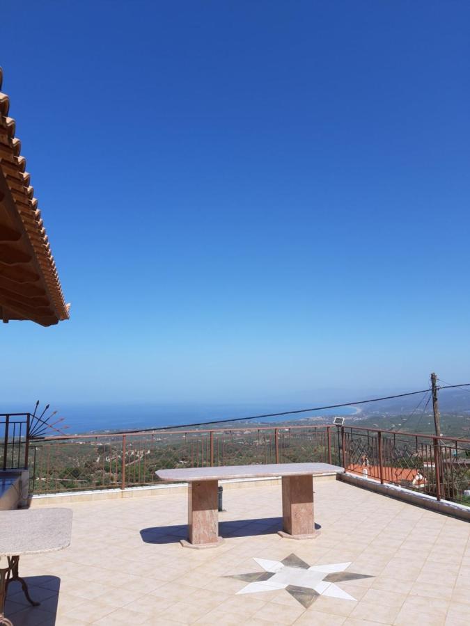 -Tsiakos Apartment- In Vryses Kyparissia Dış mekan fotoğraf