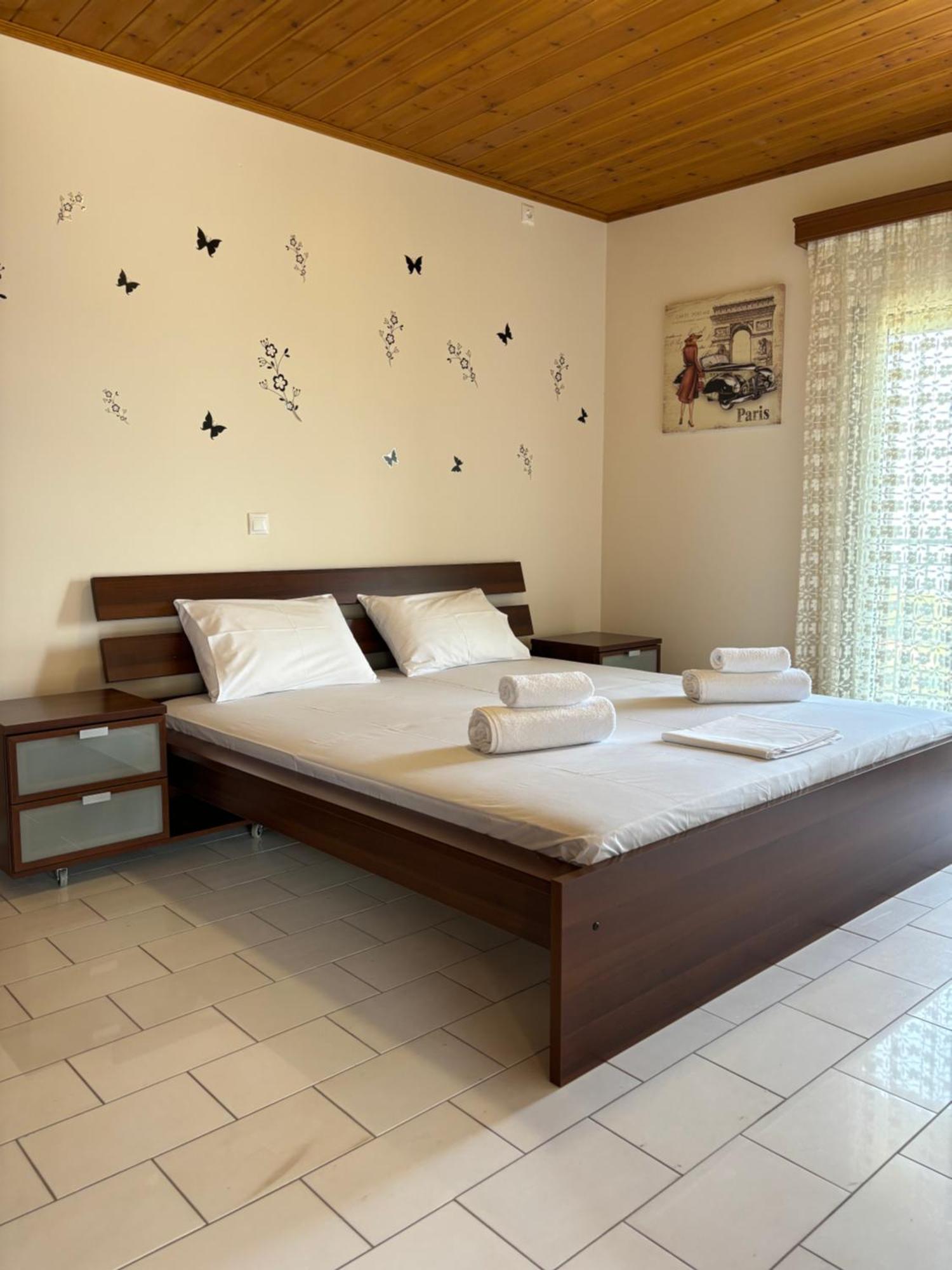 -Tsiakos Apartment- In Vryses Kyparissia Dış mekan fotoğraf